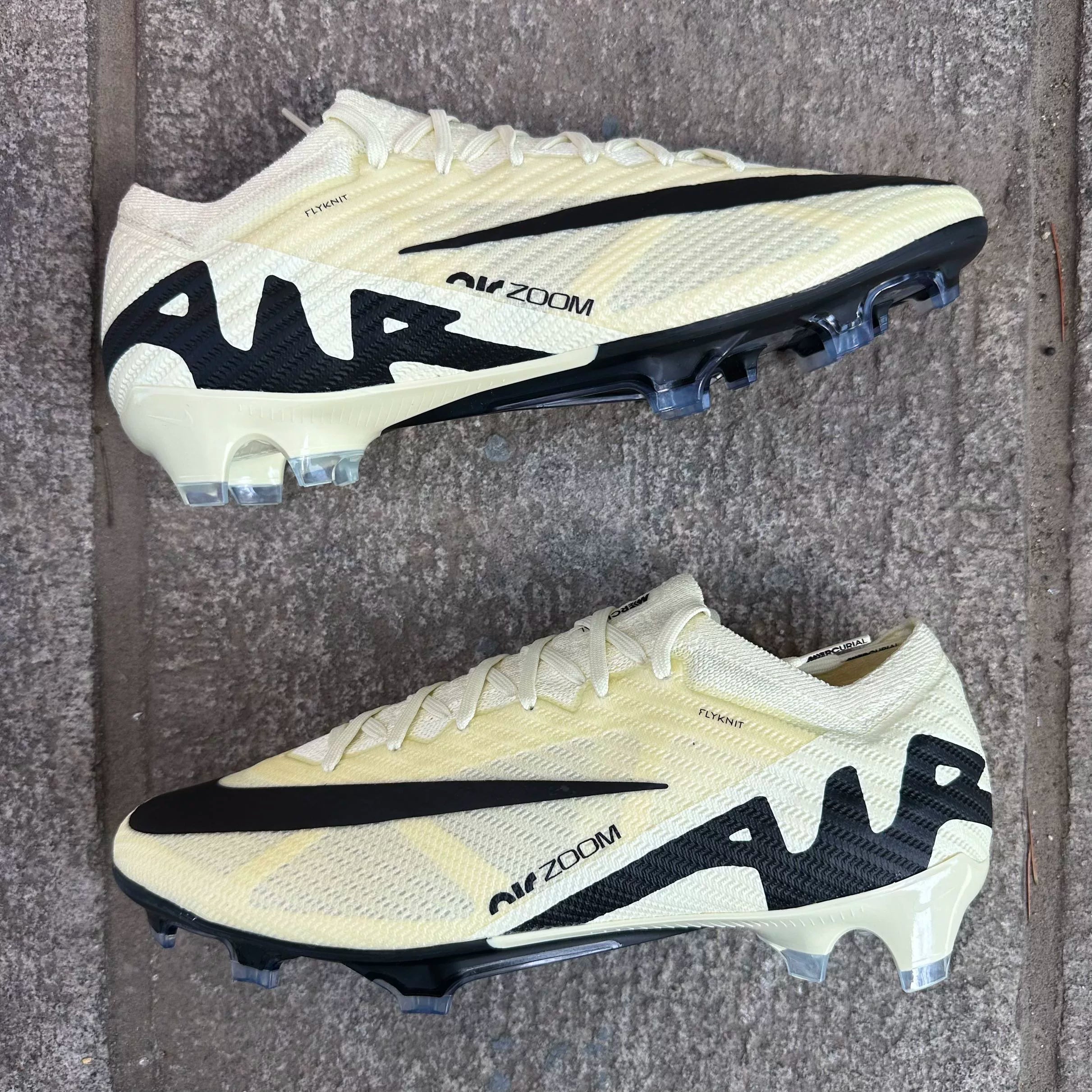 Nike Vapor Zoom FG FD0244-700 - Vista laterale