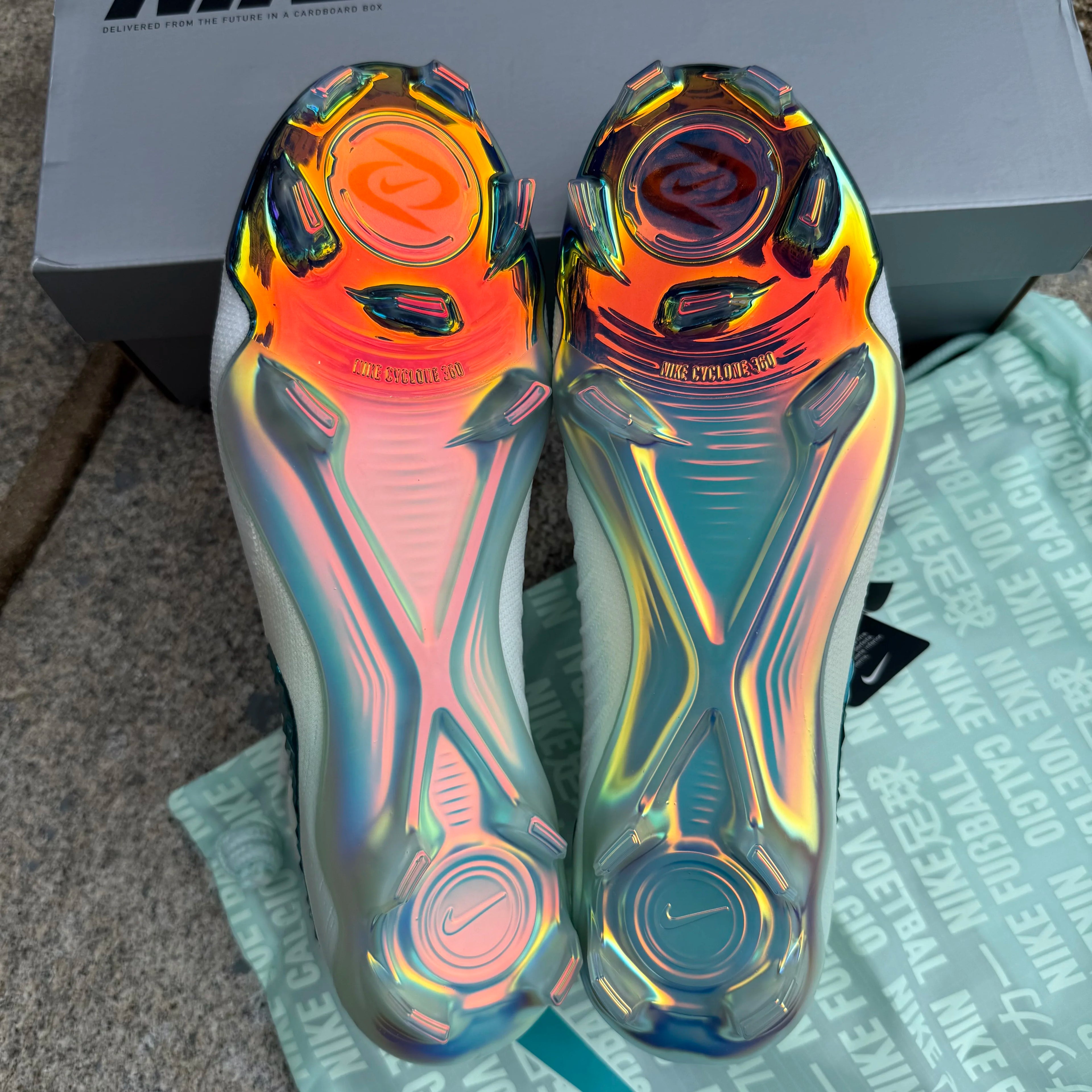 Nike Phantom Luna 2 FG HV4891-100 - Dettaglio caviglia