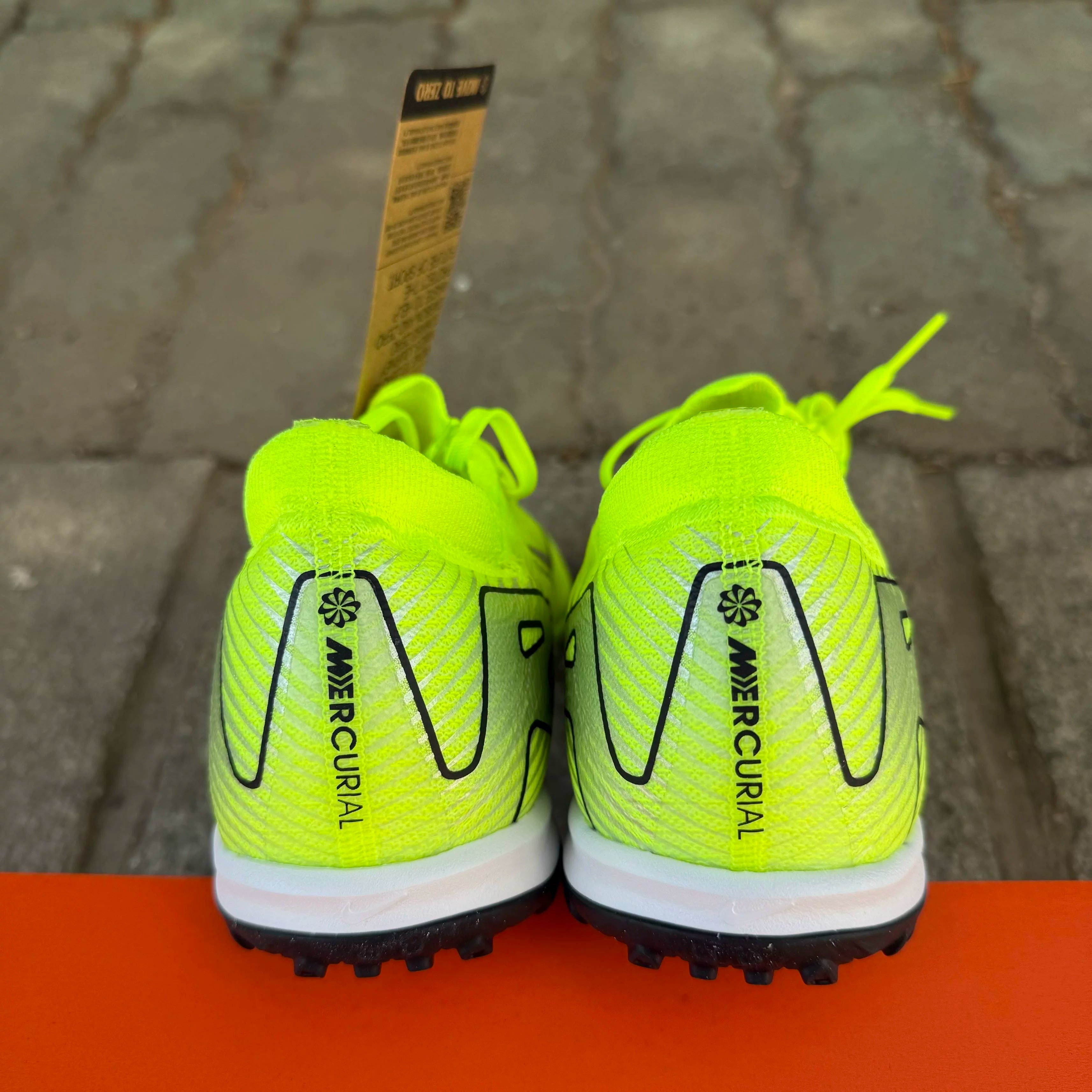 Nike Mercurial 16 PRO TF FQ8687-700 - Vista posteriore