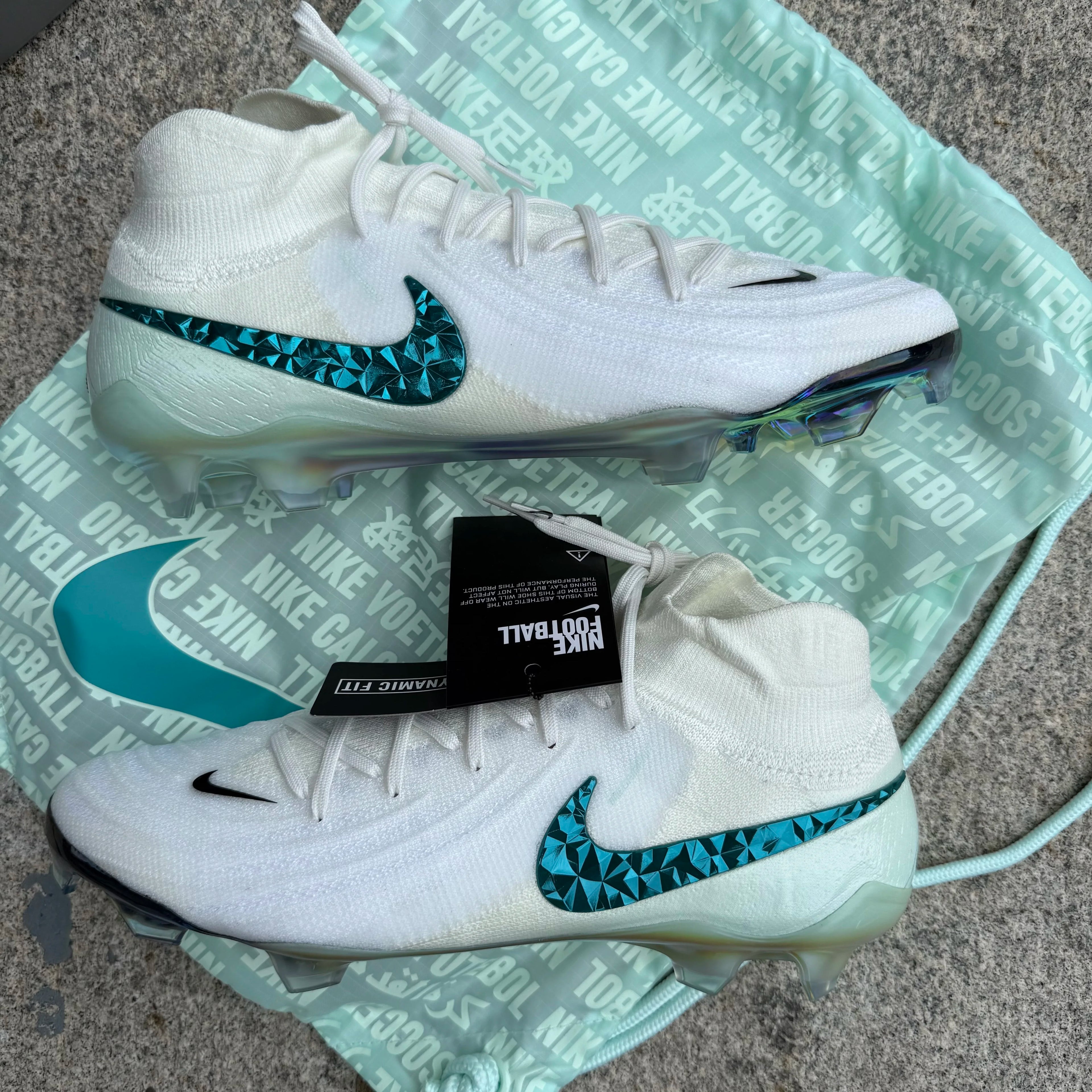 Nike Phantom Luna 2 FG HV4891-100 - Vista posteriore
